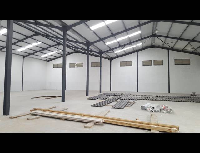 1,166M² FACTORY FOR SALE IN SAXON INDUSTRIAL